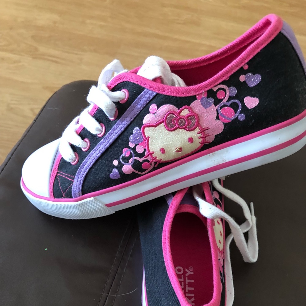 Hello Kitty Shoes